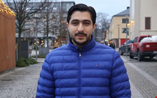 Tio år i Sverige – nu har Nour hela sitt liv här