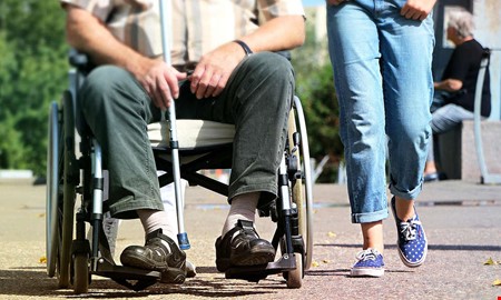 Debatt: Demensv�rden skapar en oro den inte hinner hantera 