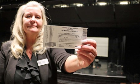 Dyra och felaktiga biljetter ett v�xande problem f�r teatern