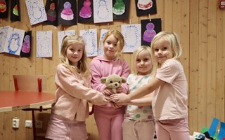 Herr Jobbsson har hittat hem � �terf�renad med barnen