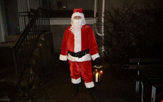 Niklas tomtar hela julafton � f�r att hj�lpa barn med cancer