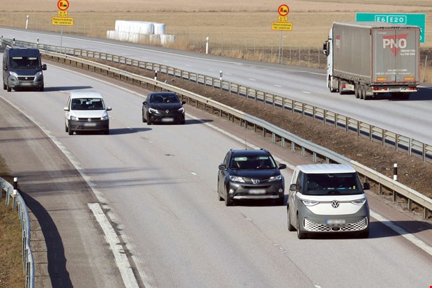 Långtradare på E6 påverkar trafiken Långtradare på E6 påverkar trafiken