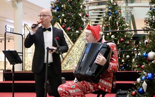 Herrey spred julst�mning p� Kungsm�ssan