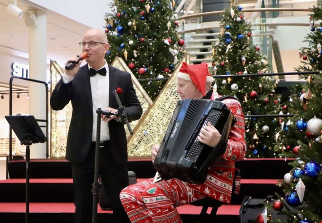 Herrey spred julst�mning p� Kungsm�ssan