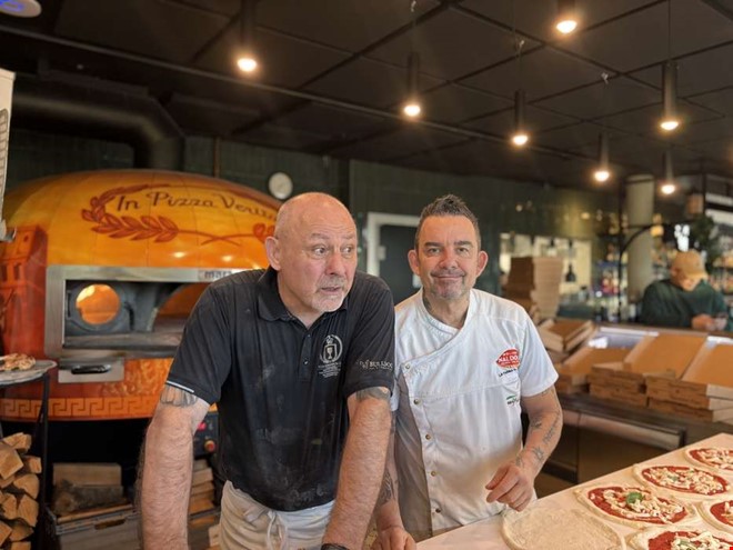 H�lften av pizzorna klara � Wally k�mpar p� 