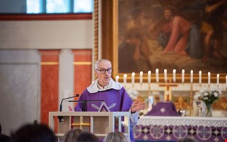 K�nda profilen l�mnar sin tj�nst � efter 28 �r