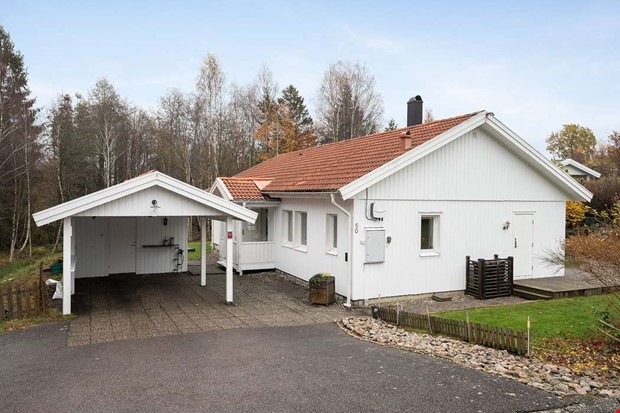 H�r �r villan med kamin och altan som lockade m�nga