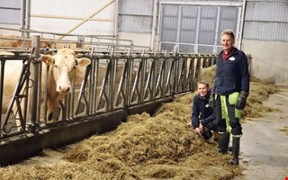 Julfirande p� g�rden � men f�rst ska djuren f� sitt