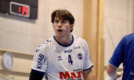 Kuggen inf�r m�tet med bottenlaget: 