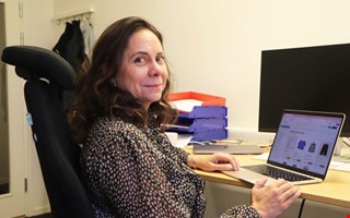 D�ckhotell f�r kl�der � Lina startar digital garderob