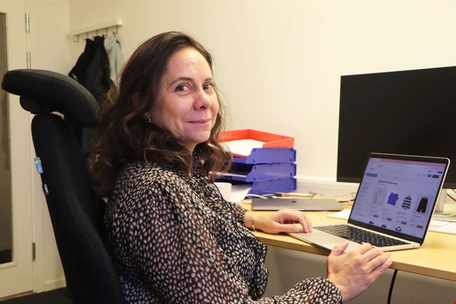 D�ckhotell f�r kl�der � Lina startar digital garderob