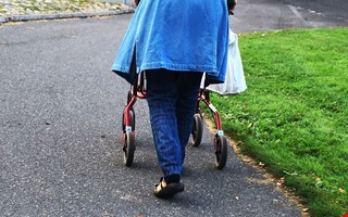 Debatt: Regeringens ��tervandring� hotar b�de v�lf�rden och demokratin 