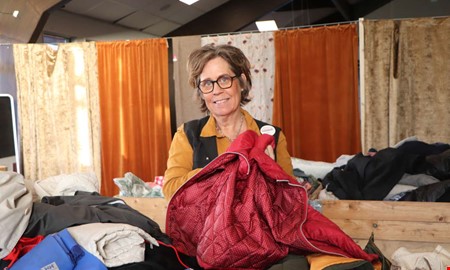 Second hand-butikens nya grepp: Kilopris p� kl�der