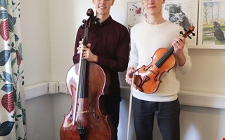 Br�derna fr�n Onsala f�r stipendium: 