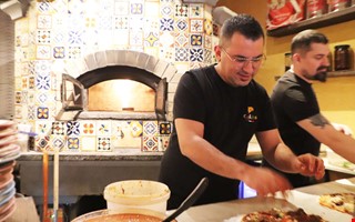 Hektiskt p� pizzeriorna i Kungsbacka p� ny�rsdagen