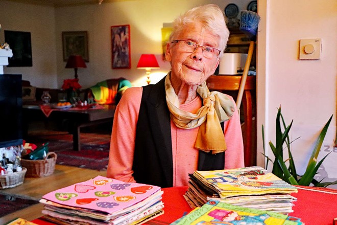 50 �r av servetter � nu st�lls Mary-Annes samling ut