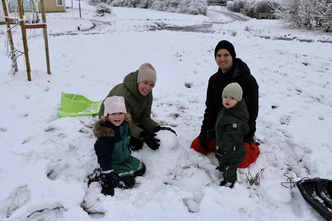 Barnfamiljer nj�t av sn�n: �Som de har l�ngtat�