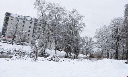 S� l�nge ligger sn�n kvar i Kungsbacka 