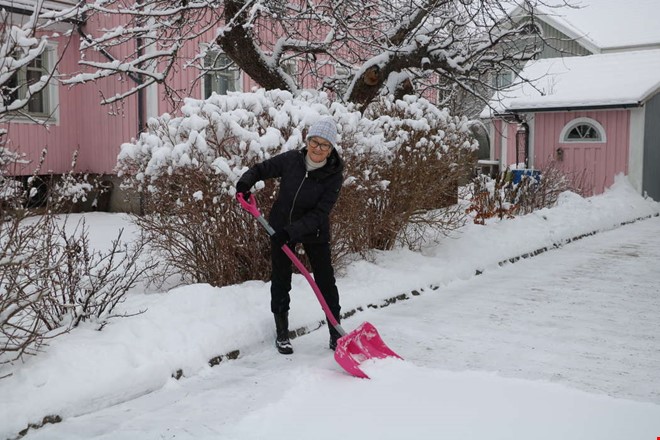 Sn�n kr�ver jobb � fullt upp f�r boende och kommunen