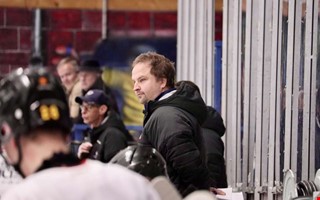 Sn�ov�dret stoppar matchen 