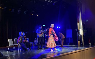 Hasse och Tage-f�rest�llning drog rekordpublik