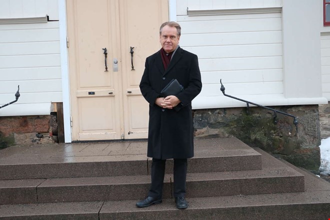 Ny p� jobbet � Tommy h�lsas v�lkommen i f�rsamlingen