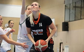 Pirates vann utan att �vertyga: 