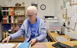 Sm�l�nning jubilerar � �r hyllad ordf�rande i HSB 