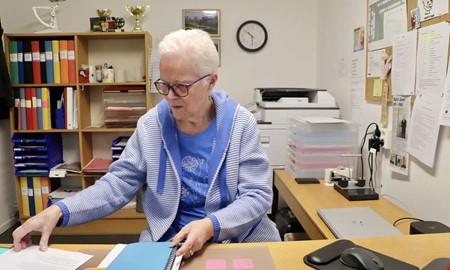 Sm�l�nning jubilerar � �r hyllad ordf�rande i HSB 