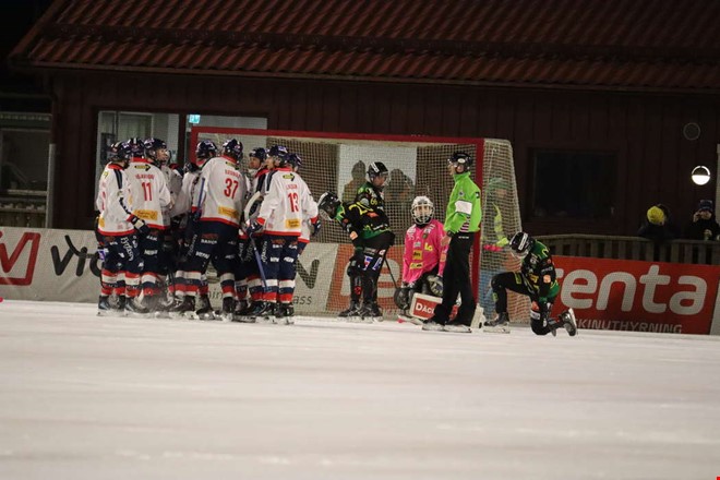 Reste sig efter mardr�msstarten � men blev utan po�ng