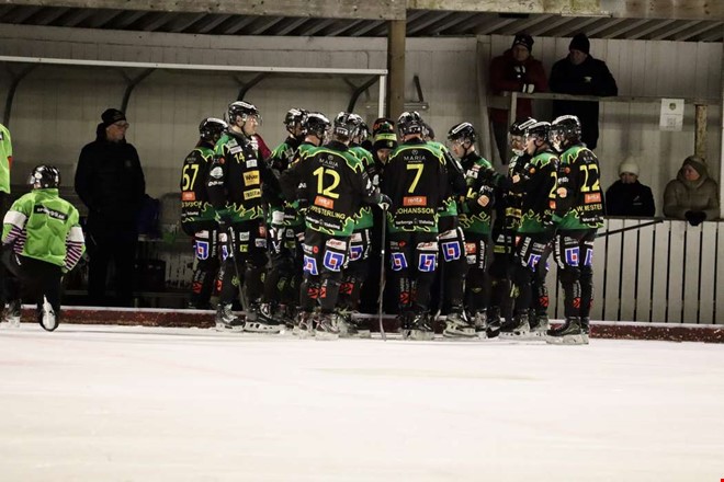 Irriterat i FBK-l�gret n�r de f�ll p� nytt: �Svallade �ver� 