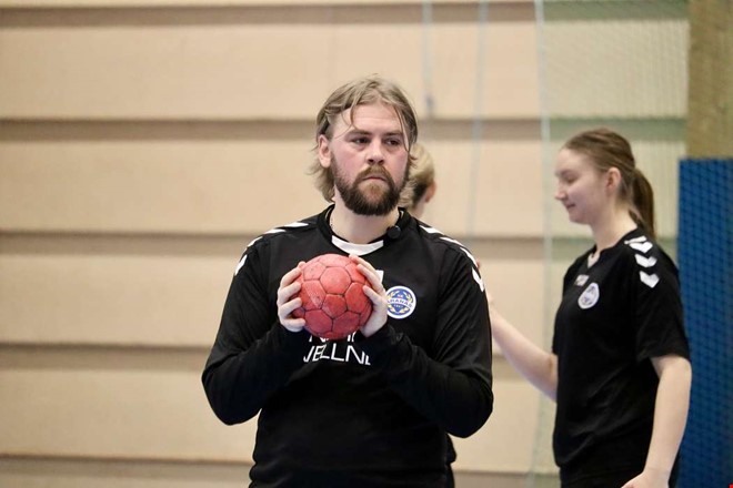Anton testar: S� �r det att vara handbollsm�lvakt