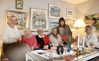 Bokcirkeln som har skapat viktig v�nskap i 50 �r