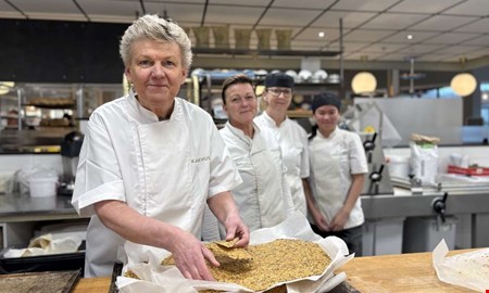 Lotta st�r f�r godfikan n�r m�nniskor m�ts