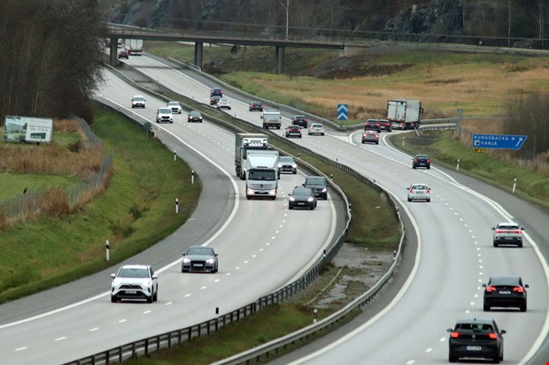 Lastbilshaveri skapar problem på E6 Lastbilshaveri skapar problem på E6