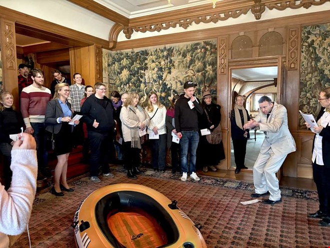 Kultfilmen hyllades p� Tjol�holm