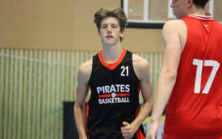 Ov�ntade draget � v�rvar handbollsprofilens son