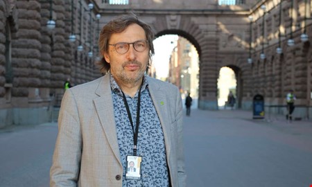 Debatt: Ton�rsutvisningarna m�ste stoppas nu 