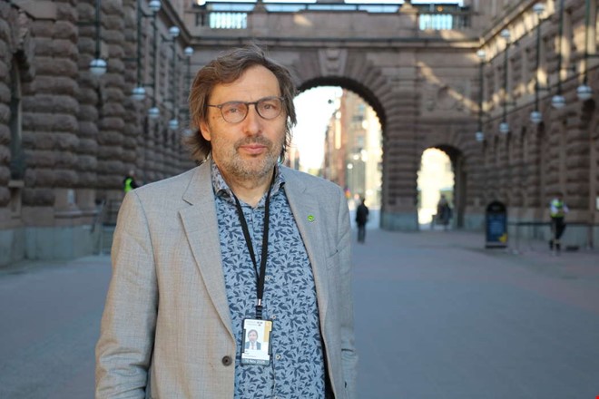 Debatt: Ton�rsutvisningarna m�ste stoppas nu 