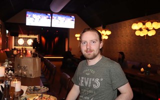 Entusiaster kollade in OS-hockey tillsammans 