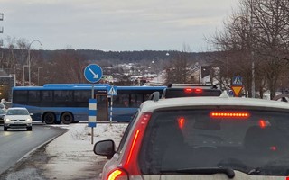 Buss blockerade infarten till centrum
