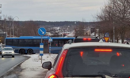 Buss blockerade infarten till centrum