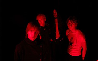 Hyllat band till skolfesten � som flyttar inomhus 