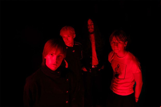 Hyllat band till skolfesten – som flyttar inomhus Hyllat band till skolfesten – som flyttar inomhus