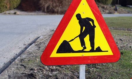 L�ngre restid n�r arbete g�rs p� v�ltrafikerade v�gen