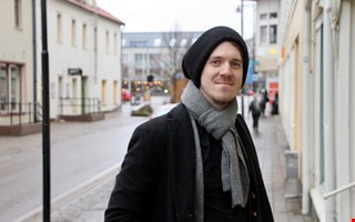 Patrik fick hoppa in � nu blir han kvar i politiken