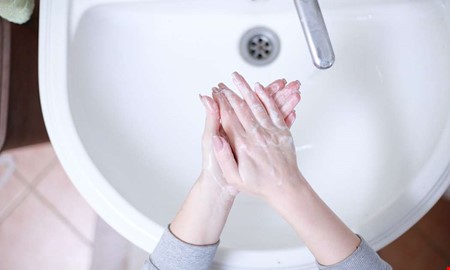 Magsjukeutbrott p� skola � n�stan 200 elever drabbade