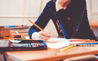 Debatt: Ska barnen vistas i en s�dan milj�? 