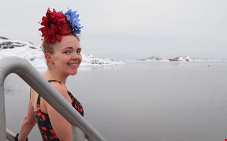 Vinterbad lindrar Mikaelas sm�rta: 