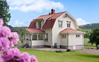 Villa fr�n 1934 med tv� l�genheter v�cker intresse